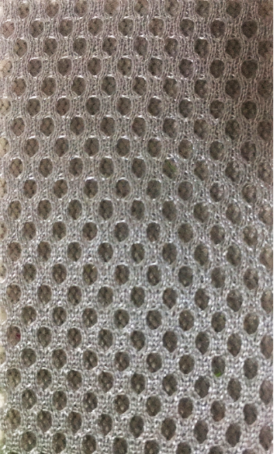 DG-XHFZ   普通280g  三明治網眼布   3D三層網布    100%滌綸   200-210（g/㎡)  54寸   精梳   硬網 挺身 粗網 側面照